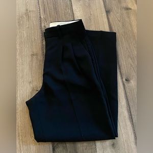 ARITZIA Wilfred Carrot Pant. Black size 4.